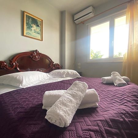 Stay The Night Shkodra Apartment City Centre Luaran gambar