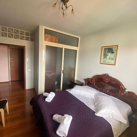 Stay The Night Shkodra Apartment City Centre Luaran gambar