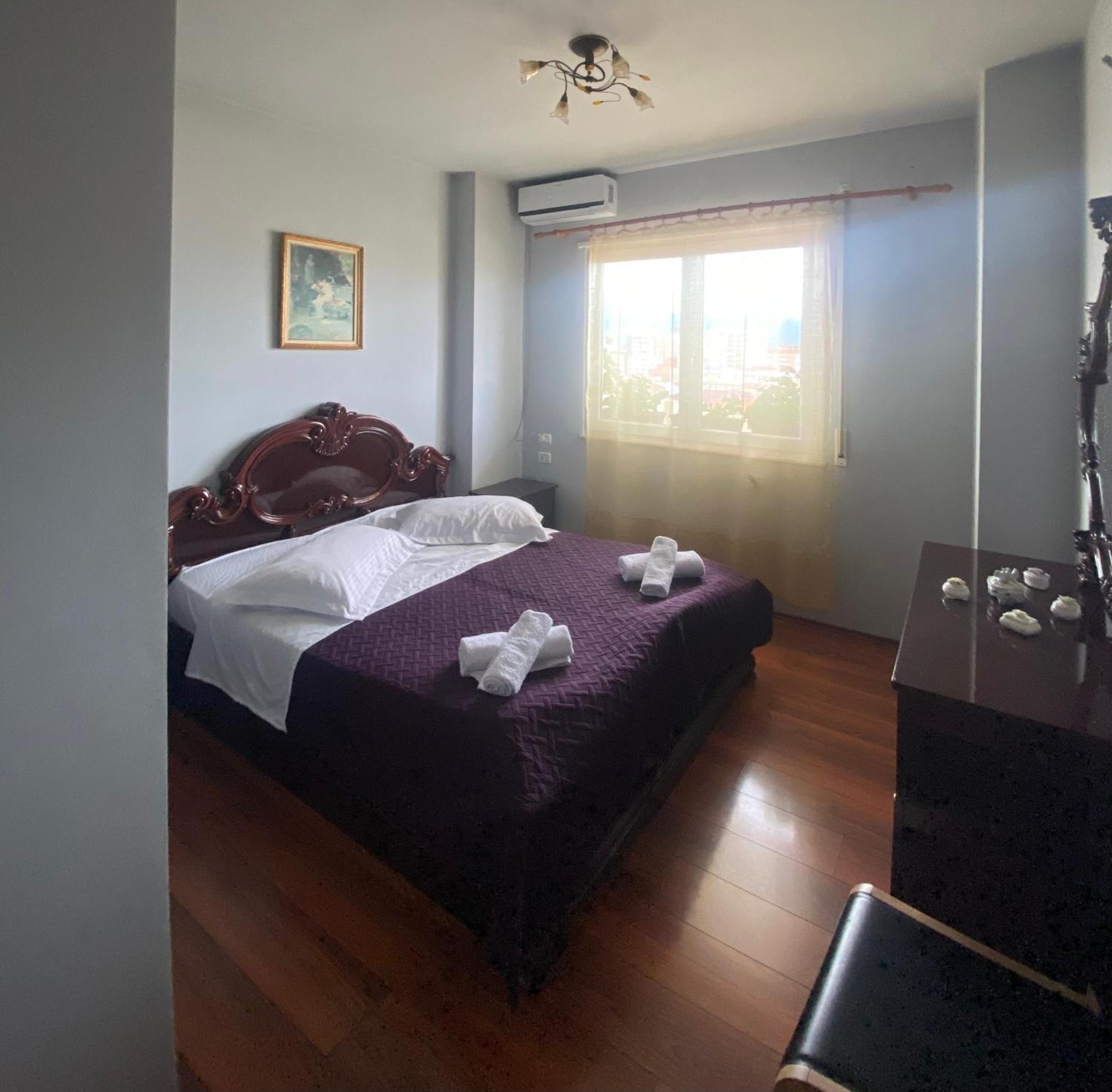 Stay The Night Shkodra Apartment City Centre Luaran gambar
